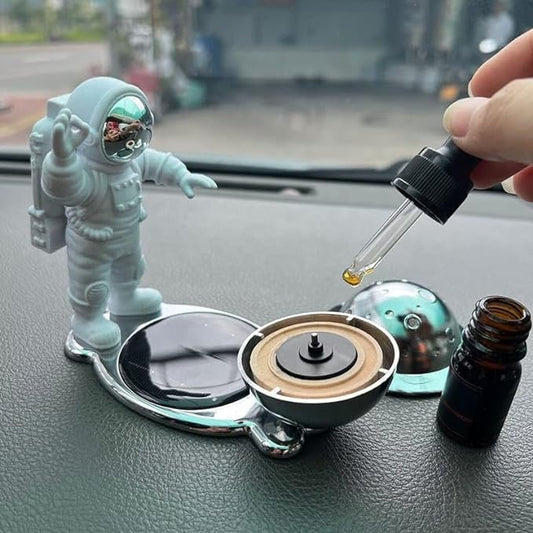 Astronaut Car Perfume Cute Cartoon Astronaut Styling Car Air Freshener Car Solar Aromatherapy